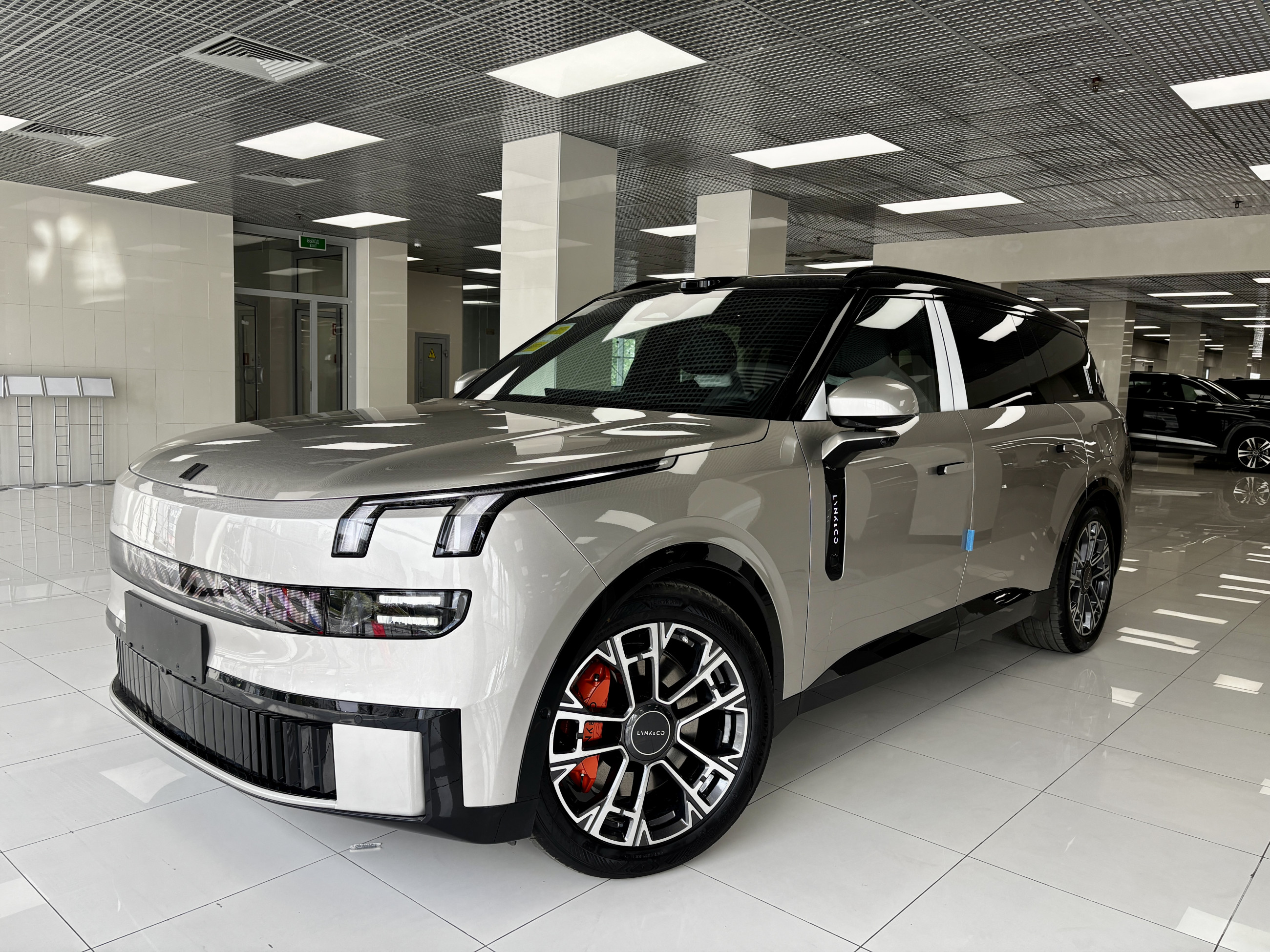 LYNK & CO 900 ULTRA 1.5 AT, 2026, 6 местный