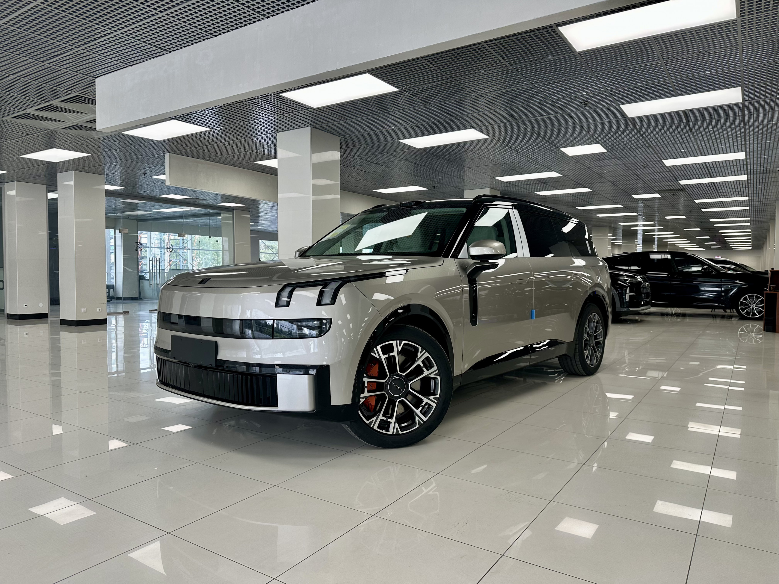 LYNK & CO 900 ULTRA 1.5 AT, 2026, 5 МЕСТНЫЙ